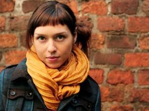 الأوشحة الدافئة موضة موسم الخريف