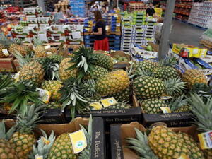 الأناناس يجعلك تفقد الوزن: خطأ.هذه الفاكهة لا تحرق الدهون، لكنها تملك القدرة على "ابتلاع" بعض منها.