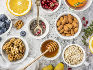 يمكن جعل حبوب  الإفطار صحية إذا تم صنعها من بذور الكتان وبذور الشيا