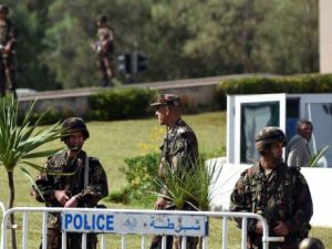 ارشيف/ عناصر امن جزائريون