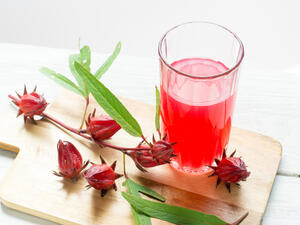 شاي الكركديه مفيد جداً للضغط المنخفض فهو يرفع الضغط إلى الحدود الطبيعية