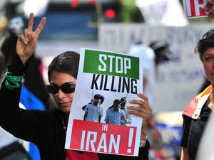  انتقادات عدة لقوات الباسيج بالوقوف وراء عملية تزوير نتائج الانتخابات في عام 2009،