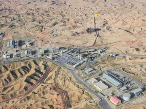 Iraq has extensive trade ties with Iran and heavily depends on Iranian natural gas imports for electricity generation. (Shutterstock)