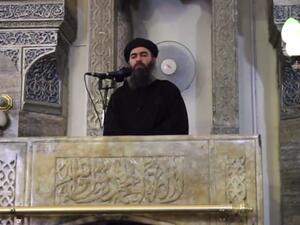 Daesh leader Abu Bakr al-Baghdadi speaks in Mosul in 2014 (screenshot)