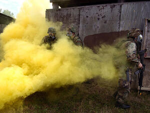 US navy personnel are trained to respond to a chemical gas attack in 2004 (Wikimedia Commons, image used for illustrative purposes only)