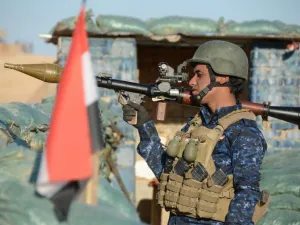 An Iraqi security forces member near Salaheddine province in the western desert bordering Syria. (AFP/File Photo)