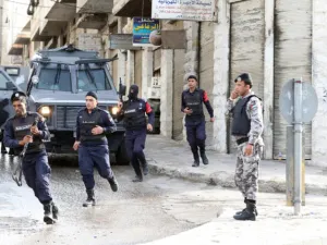 إغلاق شارع رئيسي في ذيبان من قبل المحتجين - ارشيف 