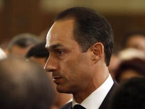 قضى مبارك عامين من الحبس على ذمة قضية قتل المتظاهرين