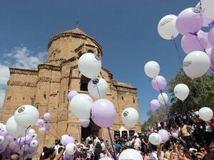 Service at Akdamar Church in Turkey's Lake Van resumes (Twitter)