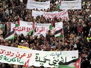 A total of 288 labor protests were organised in Jordan in 2016, up from 236 protests in the previous year, which could suggest a decline in the socio-economic situation in Jordan. (AFP/Khalil Mazraawi)
