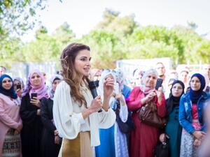 Queen Rania dedicated the award to Jordanians, whom she described as the “greatest humanitarians I know” for opening their homes and hearts to Syrian refugees. (Twitter/Rania Al Abdullah) Queen Rania dedicated the award to Jordanians, whom she described as the “greatest humanitarians I know” for opening their homes and hearts to Syrian refugees. (Twitter/Rania Al Abdullah)