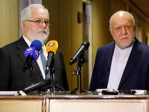 Iranian Oil Minister Bijan Namdar Zanganeh (R) and Miguel Arias Canete, European Union Energy Commissioner (AFP/File Photo)	