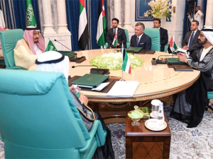 Saudi King Salman and Jordan's King Abdullah (r) attend Mecca Summit, June 11, 2018. (AFP/ Photo Yousef Allan