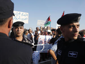 مجلس النواب يمنع المصور الصحفي "فارس خليفة" من التغطية ويصدر قراراً بالسماح للصحفيين بالتواجد 5 دقائق