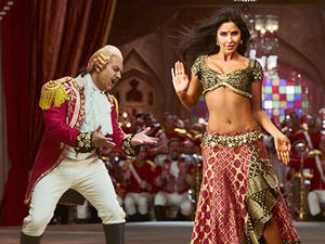 مشهد من فيلم كاترينا كيف وعامر خان "Thugs Of Hindostan" 
