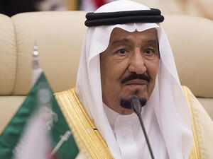 الملك وولي العهد السعوديان يعزيان ترامب