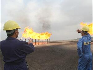  ويضم الوفد قيادات سياسية وعسكرية برئاسة إلهام أحمد، الرئيسة المشتركة لمجلس سوريا الديمقراطية.