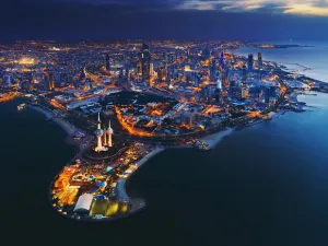 The government is currently taking several steps towards resolving Kuwait’s demographic imbalance and restructuring the local labor market. (Shutterstock)