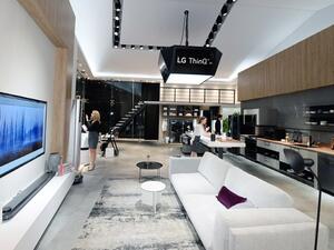 LG’s smart kitchen products such as the InstaView ThinQ™ refrigerator and the EasyClean® oven range and QuadWash™ dishwasher maximize efficiency and ease to allow more quality time at home.