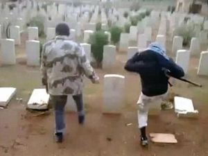 كلينتون اعترفت بالتقصير 