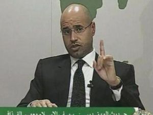 سيف الاسلام يبلغ محطة (تي اف 1) التلفزيونية الفرنسية الخاصة أن والده لا ينوى مغادرة البلاد
