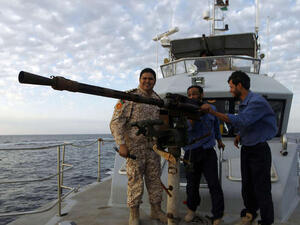 زورق للبحرية الليبية