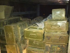 أسلحة من عهد الزعيم الليبي الراحل معمر القذافي