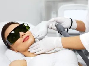استخدام الليزر قد يؤدي إلى ظهور حب الشّباب

