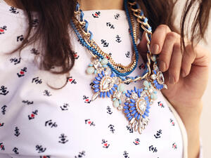 طبقات القلائد موضة صيف 2018