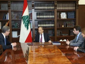 Aoun met Ferid Belhaj, World Bank director for the Middle East, and a delegation from the World Bank (The Daily Star/Dalati Nohra)