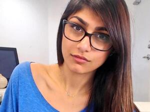 In an interview with a sports outlet on Thursday, Lebanese-American porn star-turned sports blogger Mia Khalifa announced that she has been receiving death threats from ISIS (Wikipedia)
