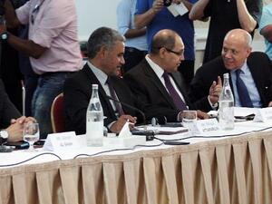 Libyan political leaders attend a UN-sponsored meeting of the Libya Dialogue committee on September 5, 2016 in the Tunisian capital, Tunis. (AFP/Stringer)