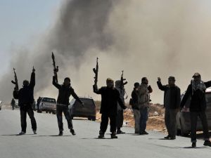 اشتباكات بين فصائل مسلحة في طرابلس هي الأسوأ منذ أكثر من عام
