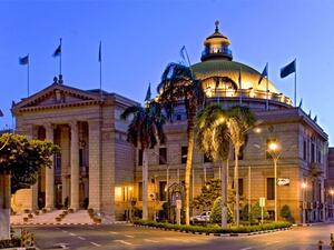 جامعة القاهرة 