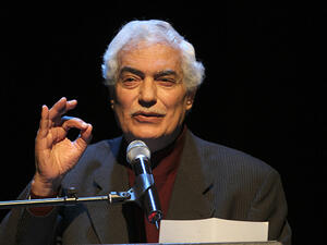 الشاعر الفلسطيني الراحل أحمد دحبور