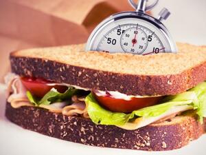 اختر الوجبات المناسبة التي لا تسبب الانتفاخ