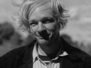 جوليان أسانج