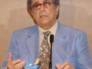 الكاتب أنيس منصور في ذمة الله