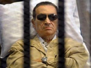 حسني مبارك سجينا 