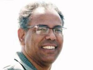 صدور ديوان "حركات مراهقين" للشاعرأحمد المريخى