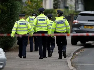 Police in London (Twitter)