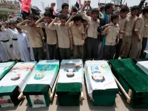 Saudi-led coalition in Yemen admitted that an airstrike that killed dozens, including children on a bus, was unjustified (Twitter)