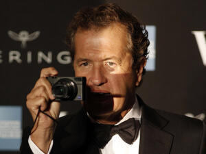 Dubai to host the first exhibition of Mario Testino's work in the Middle East. (Luxuo.com)