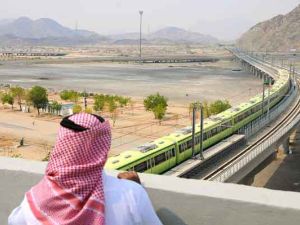 الهدف (من الزيارة) هو البحث مع السعودية لتوقيع اتفاق حول العمرة