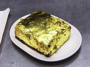 Los Angeles Restaurant Creates Stunning $500 24-Karat Gold Brownies. (Twitter)