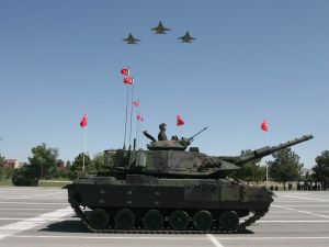 Turkish army's tanks and jets parade during the 90th anniversary of Victory Day in Ankara. (AFP/ File Photo)