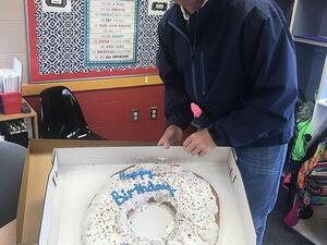 Hope he got a refund! A dad revealed he was forced to celebrate his daughter's birthday with the wrong name on her cake, after it was iced with Billy instead of Lily. (Daily Mail)