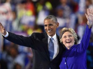 Barack Obama urges the United States to vote for Hillary Clinton for the White House. (AFP Photo)