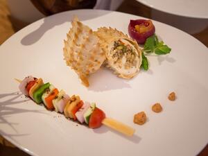 Modern Main Course - Chicken Frekhe.