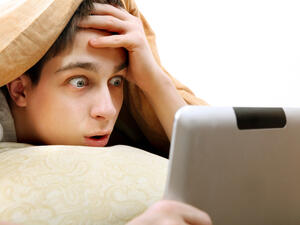 The online porn search marathon continued from 8 pm until 4 am, and then resumed the following day. (Shutterstock)
